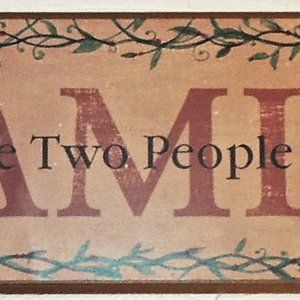 Wood Hand-painted "Family" sign - Wall Decor